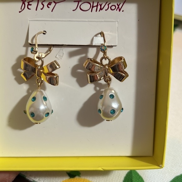 Betsey Johnson gold bow & Pearl blue rhinestone drop earrings egg Easter - Picture 2 of 5